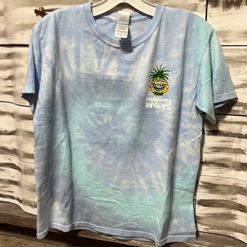 Pineapple Willy tee